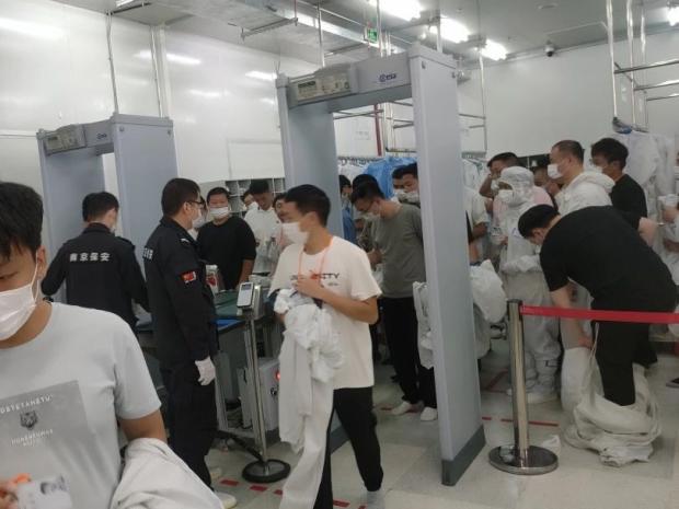 C:/Users/Administrator/Desktop/月滿(mǎn)中秋，南京市保安服務(wù)有限公司祝您中秋節(jié)快樂(lè)！/3.jpg3