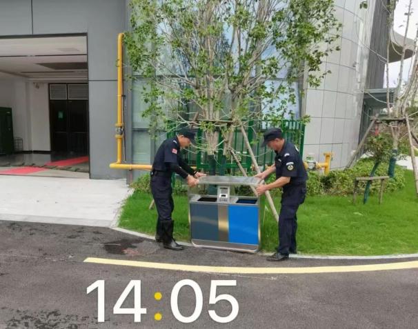 C:/Users/BA/Desktop/風雨過后南京保安迅速行動，恢復安“寧”面貌/4.jpg4